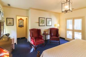 colonial houses an official colonial williamsburg hotel