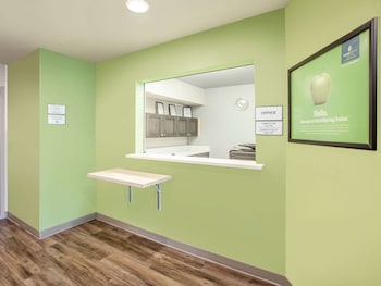 woodspring suites richmond west i 64