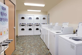 woodspring suites richmond west i 64