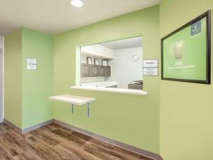 woodspring suites richmond west i 64