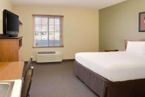 woodspring suites richmond west i 64