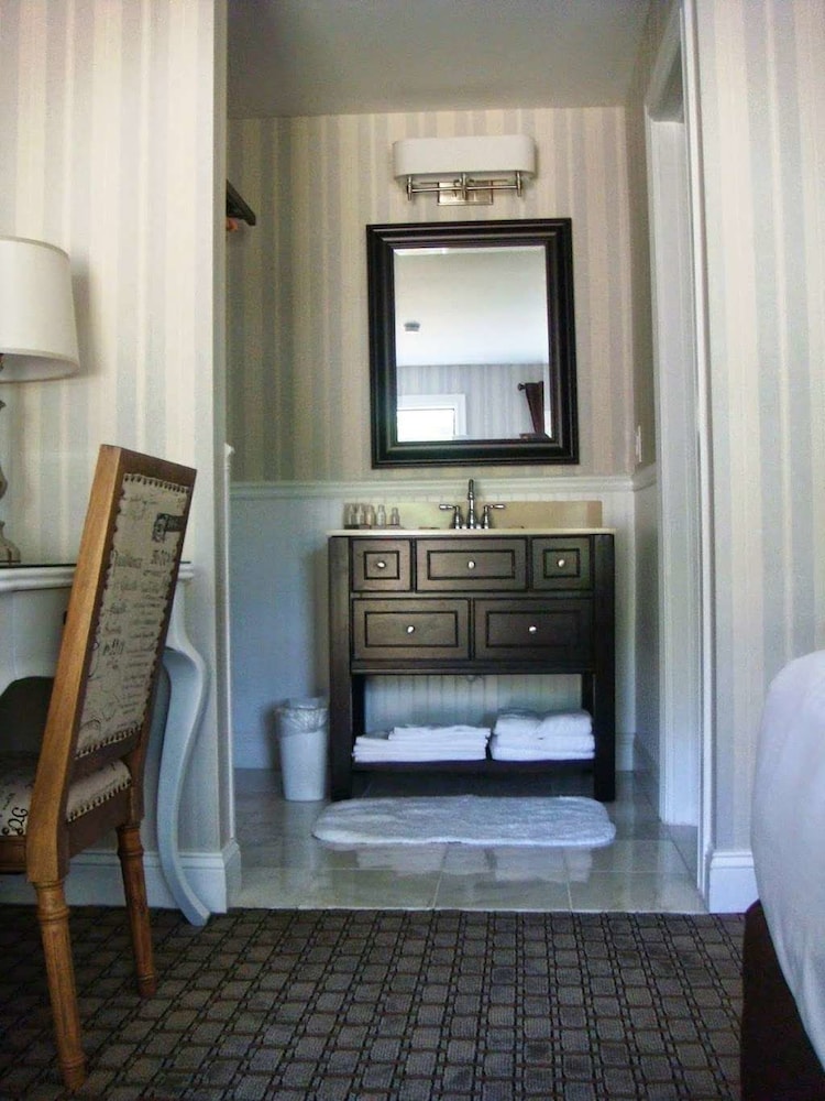 the milestone inn