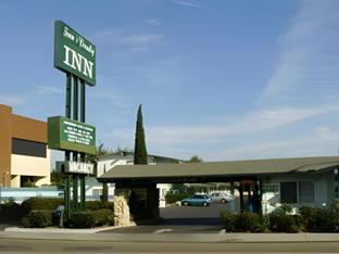 town and country inn