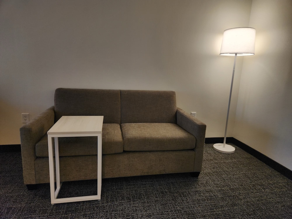 spark by hilton rahway