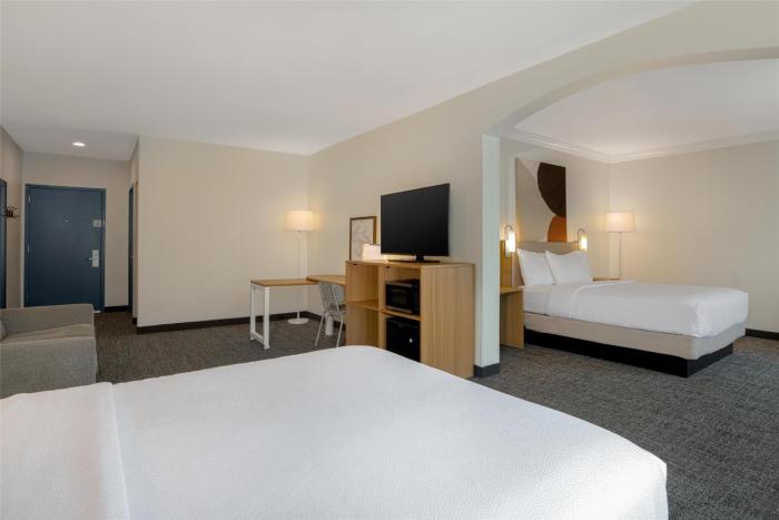 spark by hilton rahway