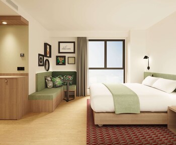 hampton by hilton malaga martiricos