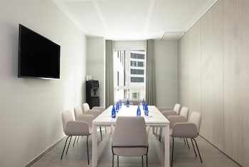 hampton by hilton malaga martiricos