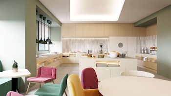 hampton by hilton malaga martiricos