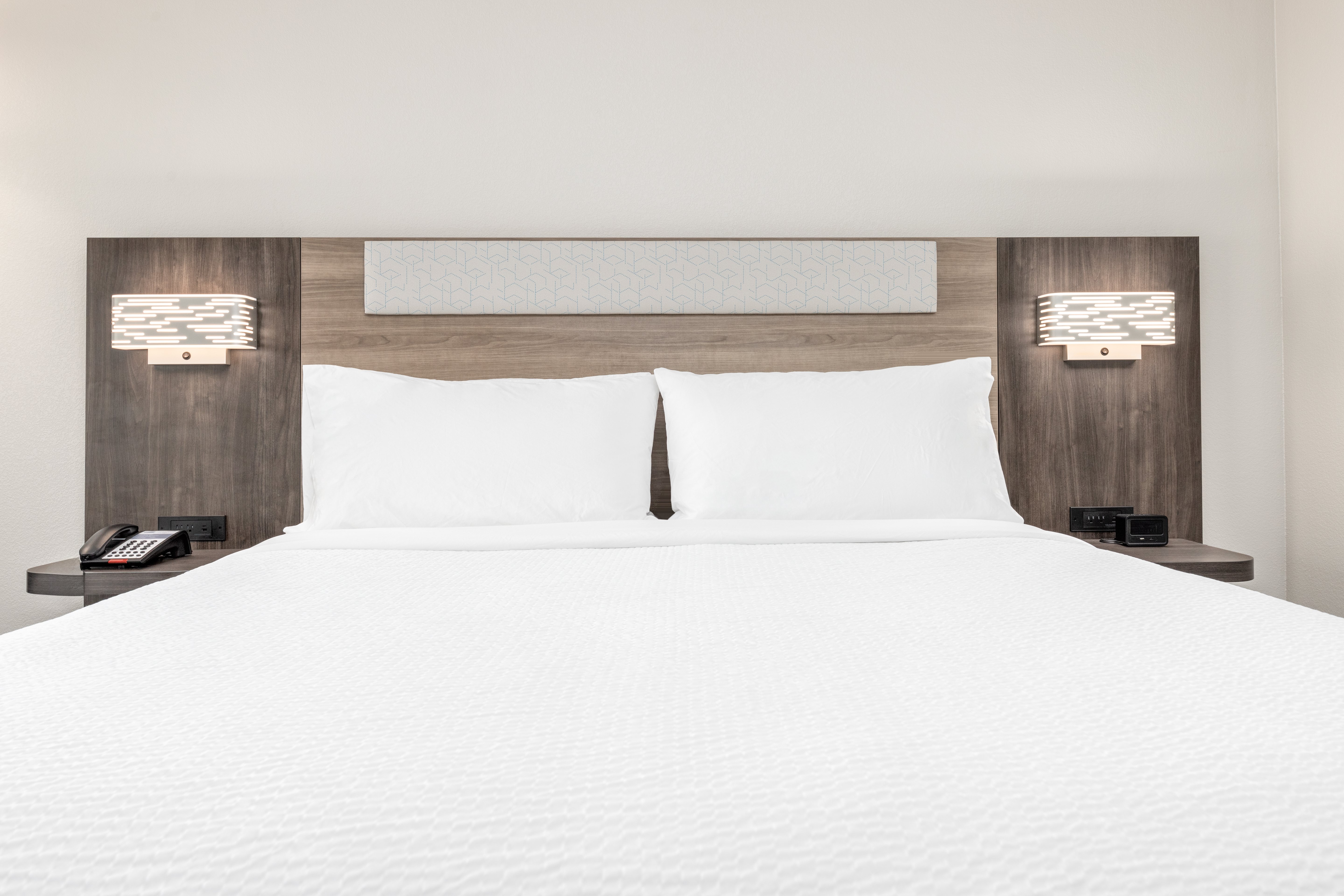 holiday inn express and suites austin airport east