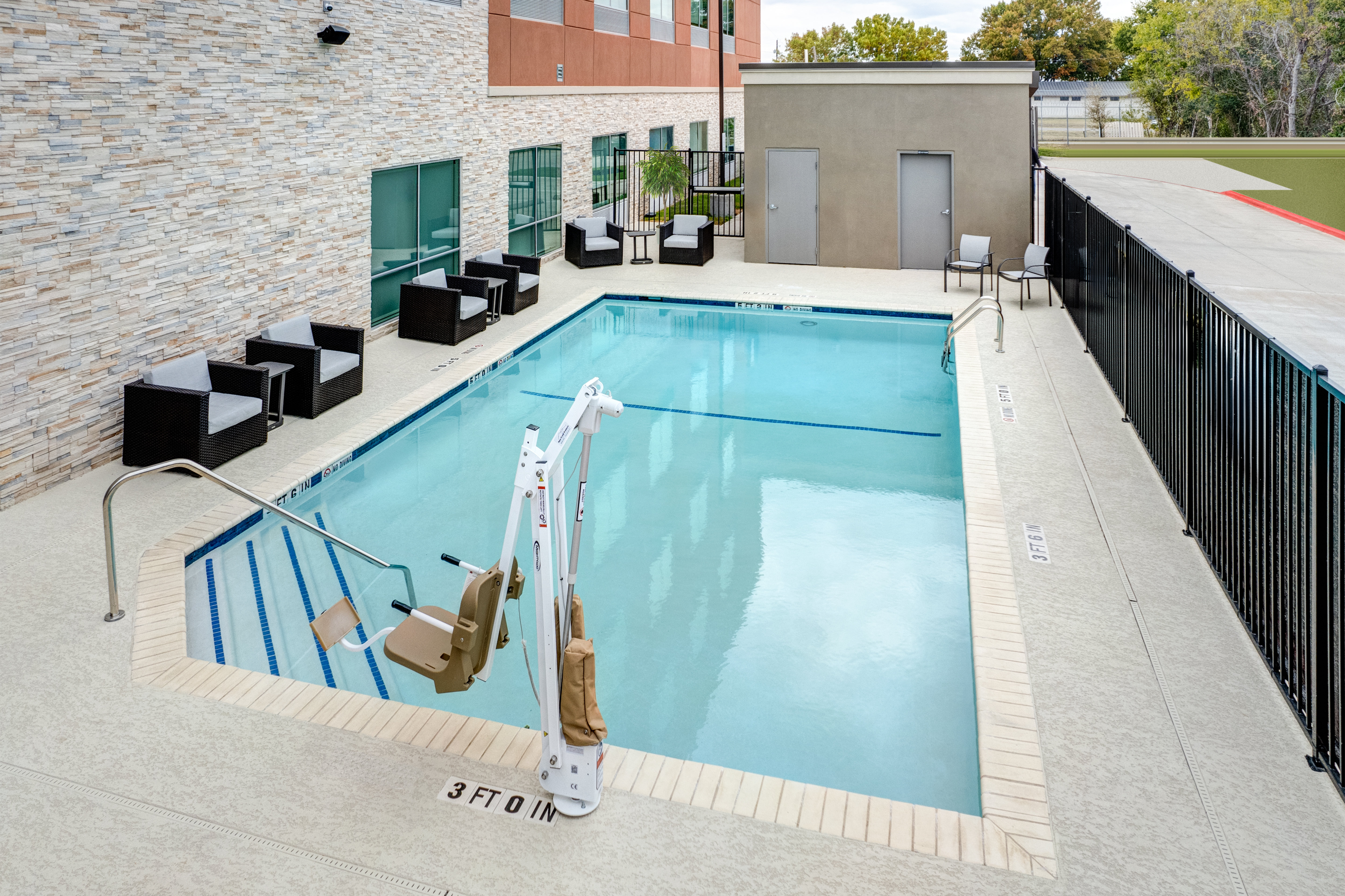 holiday inn express and suites austin airport east