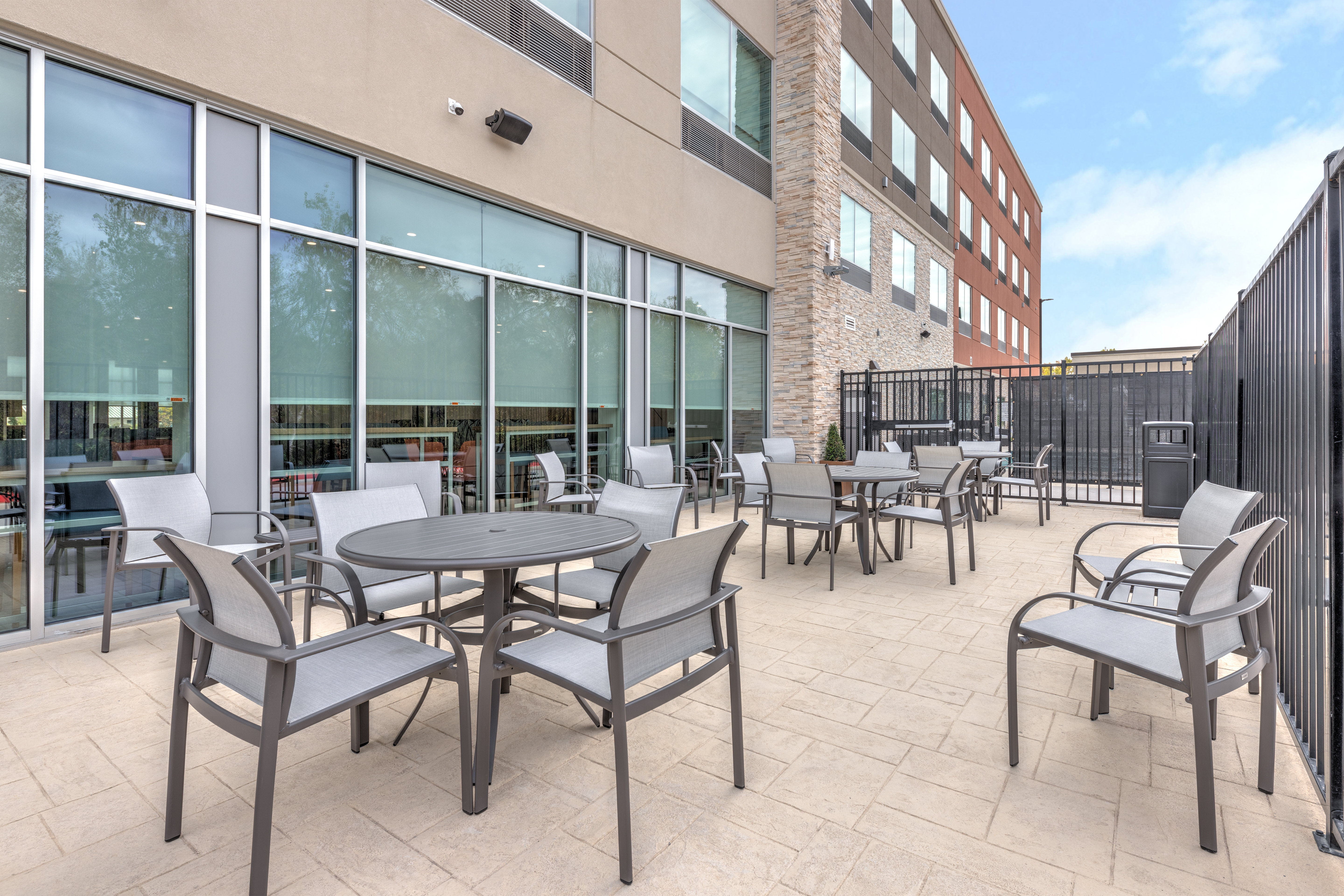 holiday inn express and suites austin airport east