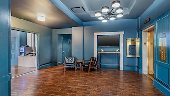 Bluegreen Downtown Nashville,,2 star