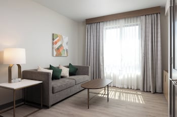 holiday inn hotel and suites monterey park los angel