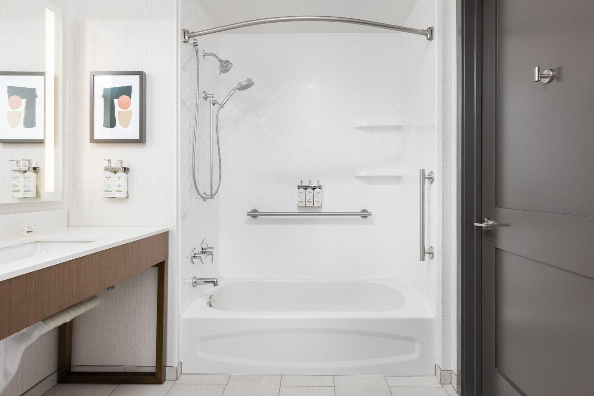 holiday inn hotel and suites monterey park los angel