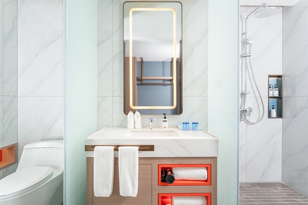 holiday inn express bazhong center an ihg hotel