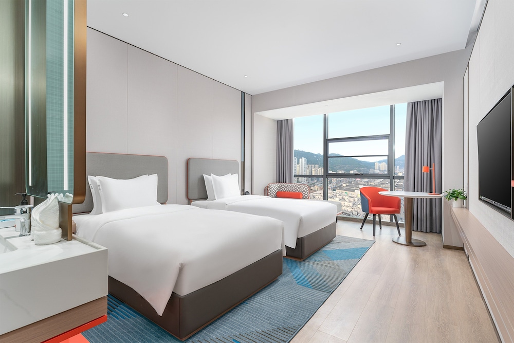 holiday inn express bazhong center an ihg hotel