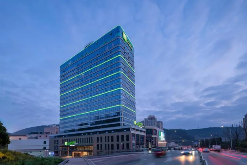 holiday inn express bazhong center an ihg hotel
