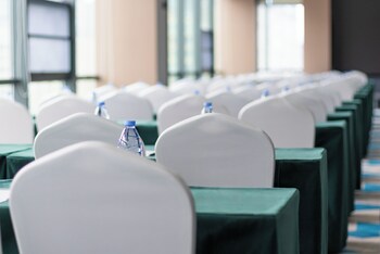 holiday inn express bazhong center an ihg hotel