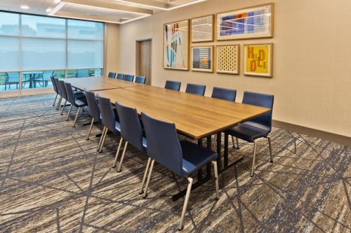 holiday inn express columbus northeast an ihg hotel