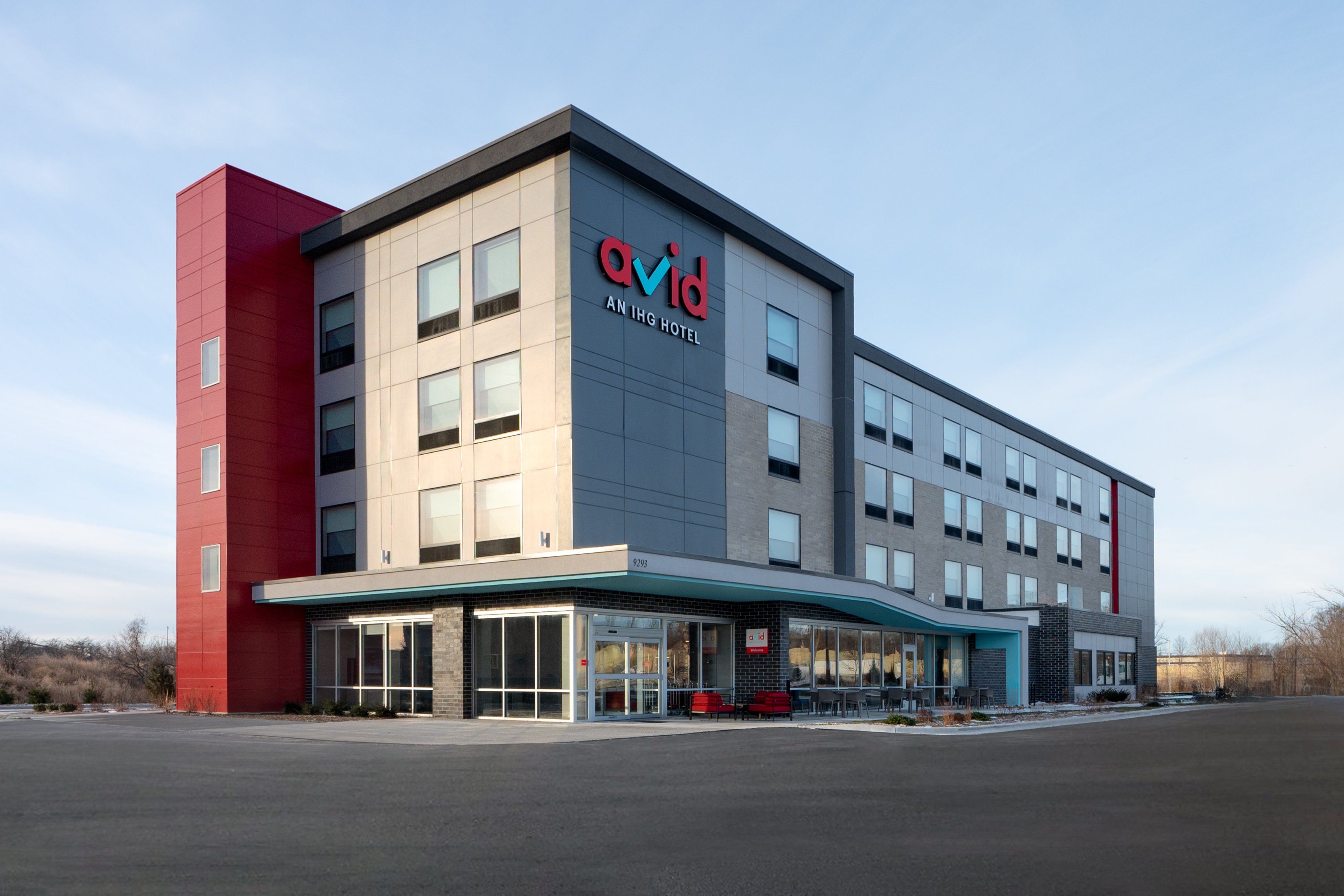 avid hotel oak creek an ihg hotel