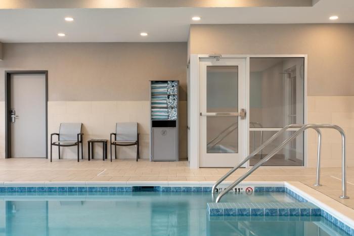 avid hotel oak creek an ihg hotel