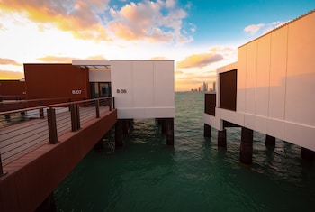 bab al nojoum hudayriyat villas