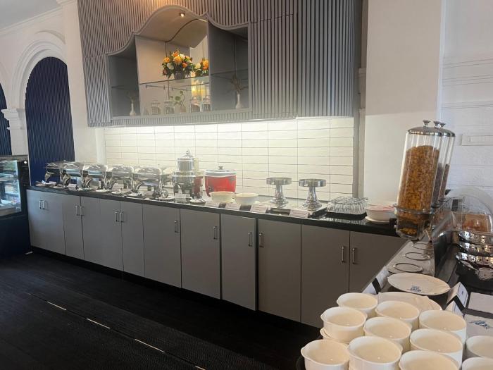 the old court house by abad