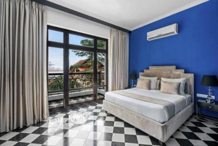 the old court house by abad