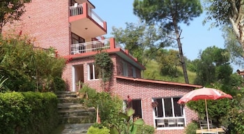 crestmont snow view resort ranikhet