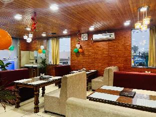 Hotel Hi-Way Inn,Near - Jolly Grant Airport,3 star