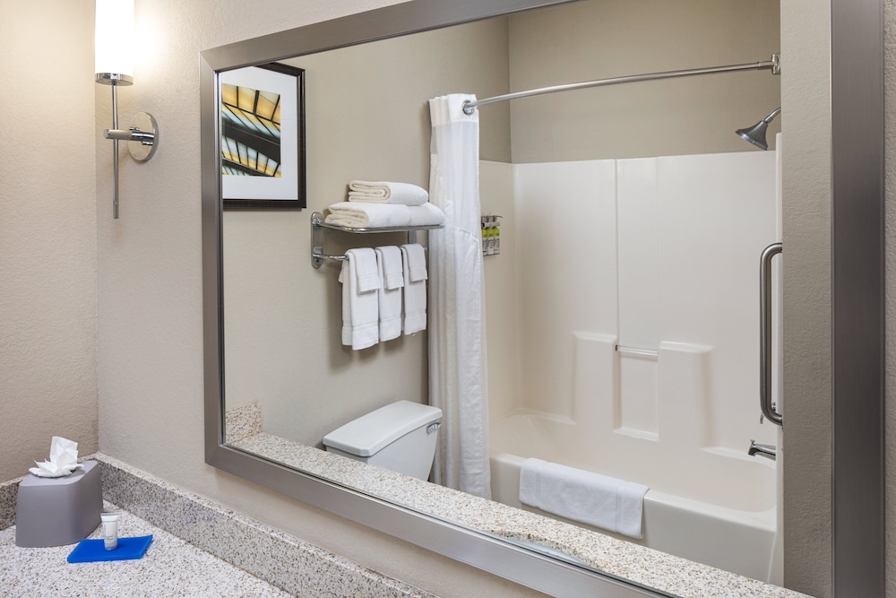 holiday inn express hotel and suites minneapolis minnetonka by ihg
