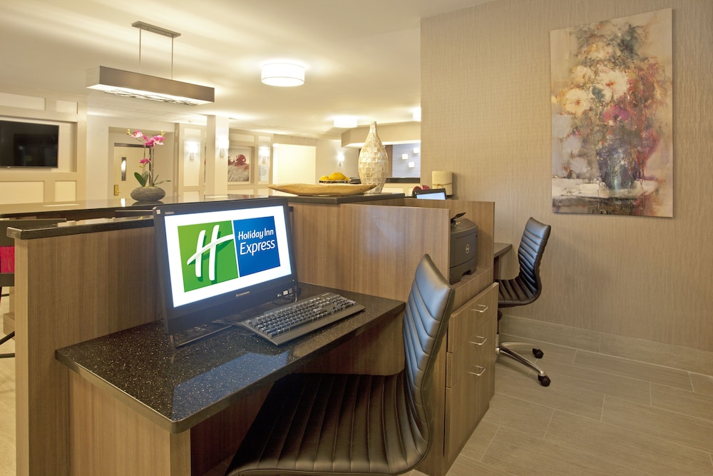 holiday inn express hotel and suites minneapolis minnetonka by ihg