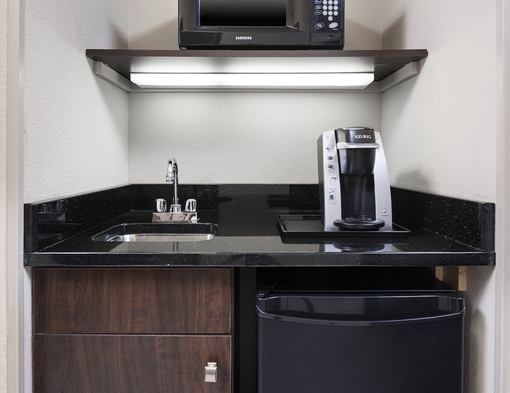 holiday inn express hotel and suites minneapolis minnetonka by ihg