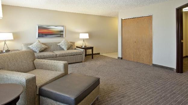 holiday inn express hotel and suites minneapolis minnetonka by ihg