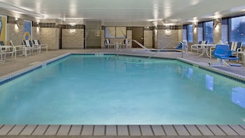 Holiday Inn Express Hotel & Suites Minneapolis-Minnetonka By Ihg,Near Skiing,3 star