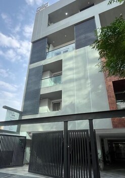 axon mayfield garden near artemis hospital sector 51