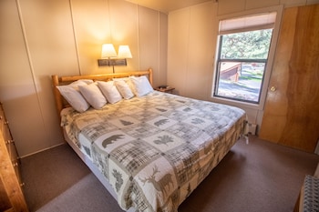 castle mountain lodge