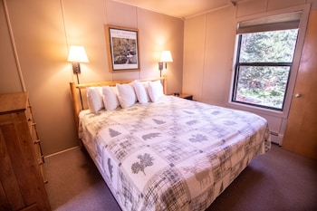 castle mountain lodge