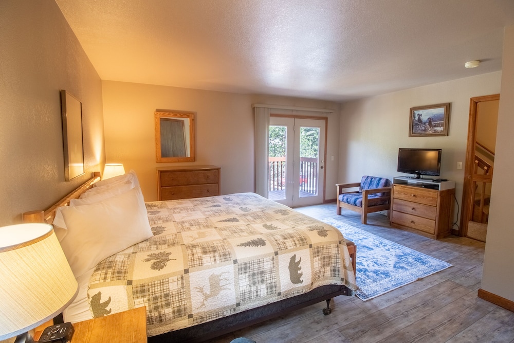 castle mountain lodge