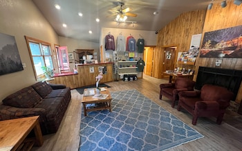 Castle Mountain Lodge,1520 Fall River Rd,2 star