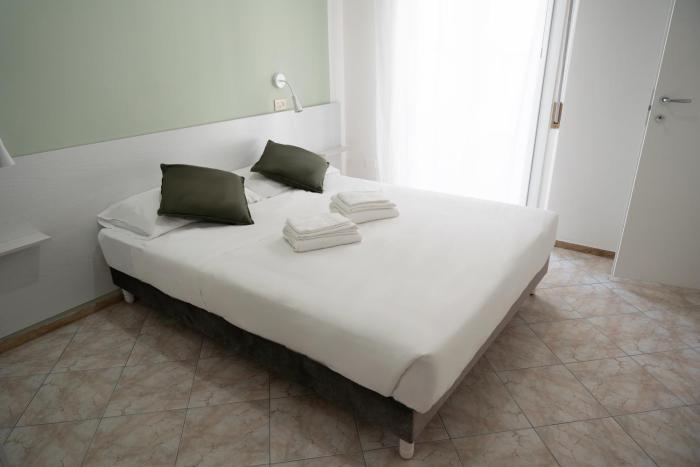 hotel the sea