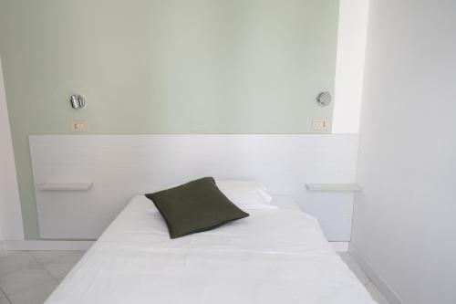 hotel the sea