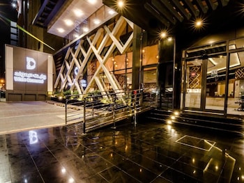 white diamond hotel sari