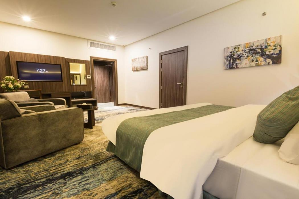 white diamond hotel sari