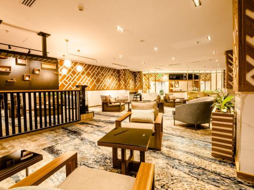 white diamond hotel sari