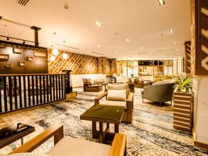 white diamond hotel sari