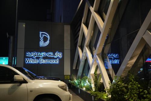 white diamond hotel sari