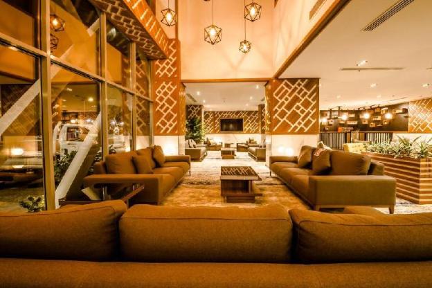 white diamond hotel sari