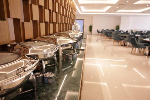 dolphin continental salmiya hotel