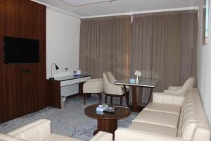dolphin continental salmiya hotel